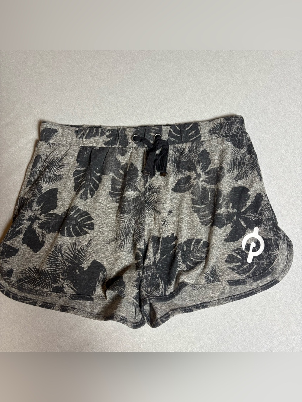 Peloton sweat shorts Black Floral Print Size Small